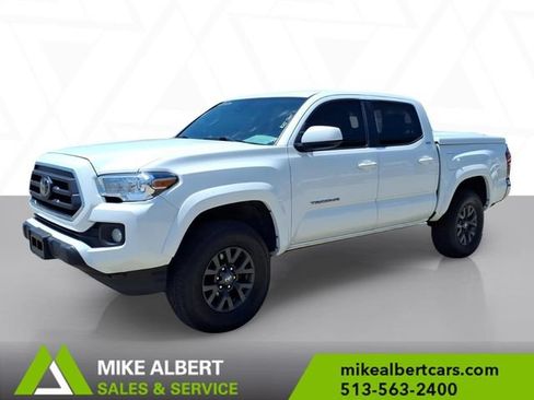 Used 2021 Toyota Tacoma SR5 AWD/4WD image 3