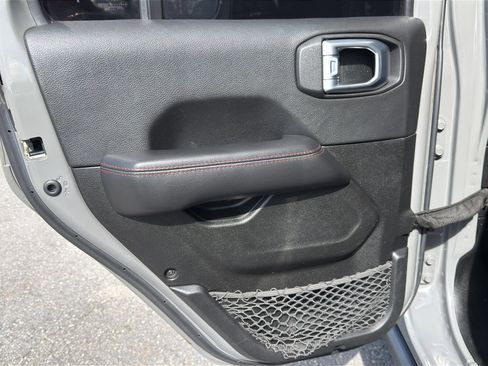 Used 2022 Jeep Wrangler Unlimited Rubicon AWD/4WD image 31