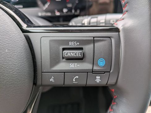 Used 2025 Nissan Kicks SR AWD/4WD image 25