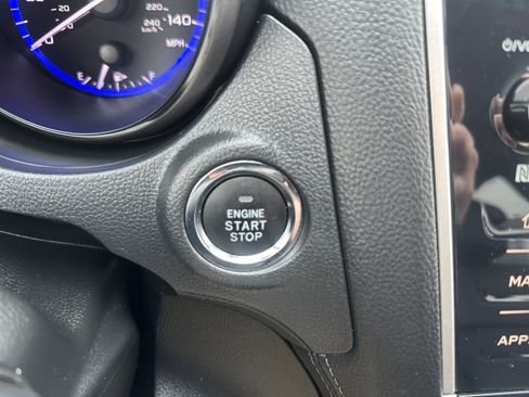 Used 2018 Subaru Outback 2.5i Limited image 34