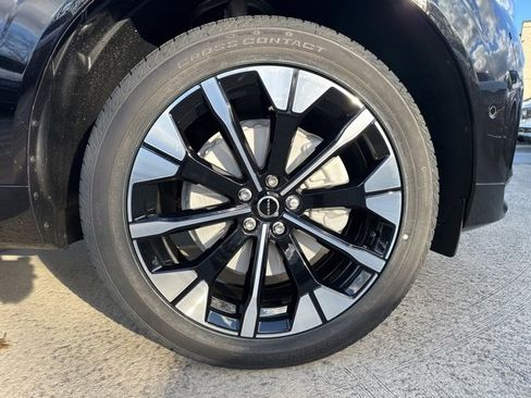 New 2026 Volvo XC60 B5 Plus w/ Protection Package Premier image 9