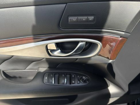 Used 2015 INFINITI Q70 3.7 RWD image 10