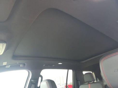 Used 2024 Chevrolet Traverse RS image 45