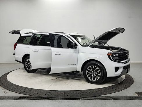 Used 2025 Ford Expedition Max Platinum image 9