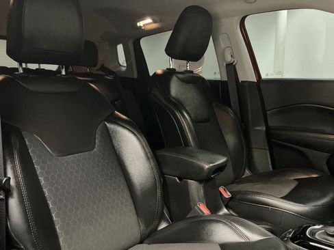 Used 2020 Jeep Compass Latitude image 31