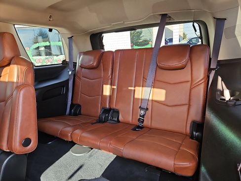 Used 2016 Cadillac Escalade Premium image 10