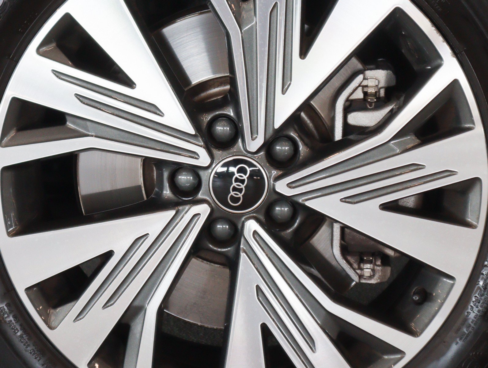 Used 2023 Audi Q4 e-tron Premium Plus w/ Premium Plus RWD image 5