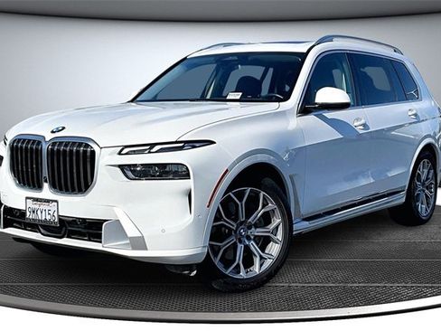 Used 2024 BMW X7 xDrive40i image 3