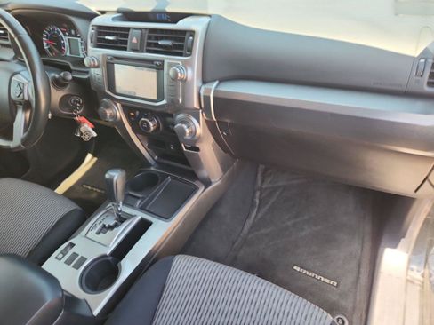 Used 2015 Toyota 4Runner SR5 RWD image 27