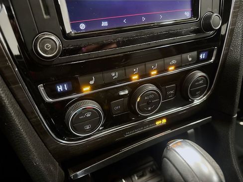 Used 2016 Volkswagen Passat 1.8T SE image 23