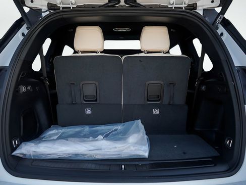 New 2026 Jeep Grand Cherokee L Limited image 8