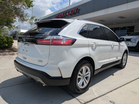 Used 2020 Ford Edge SEL w/ Convenience Package FWD image 4