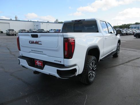 Certified 2022 GMC Sierra 1500 AT4 w/ AT4 Premium Package AWD/4WD image 6