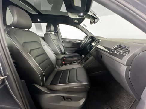 Used 2021 Volkswagen Tiguan SEL Premium R-Line image 25