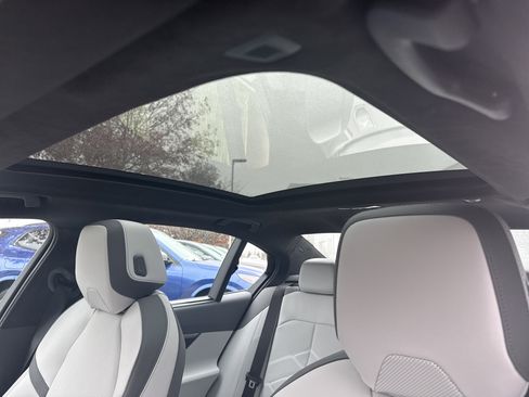 New 2026 BMW 550e xDrive AWD/4WD image 9