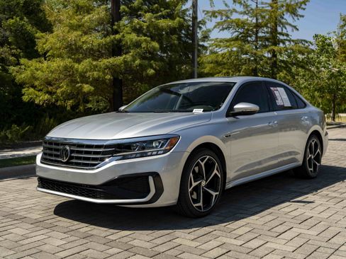 Used 2020 Volkswagen Passat 2.0T R-Line FWD image 4