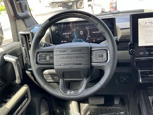 New 2026 GMC Hummer EV 4x4 Crew Cab image 12