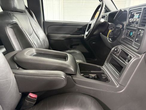 Used 2004 Chevrolet Silverado 2500 LT w/ Skid Plate Package AWD/4WD image 33