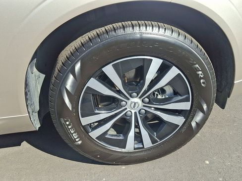 Certified 2024 Volvo XC60 B5 Core image 8