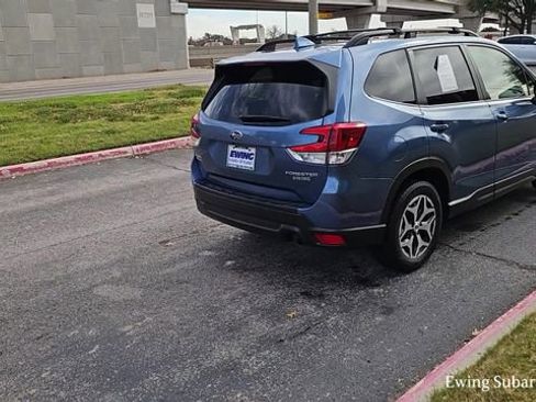 Used 2020 Subaru Forester Premium image 5