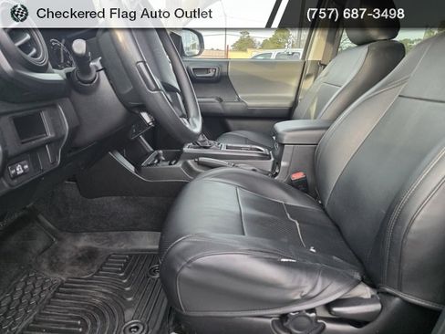 Used 2016 Toyota Tacoma SR image 18