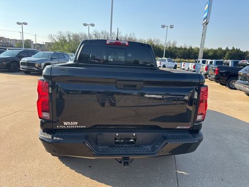 Certified 2024 Chevrolet Colorado ZR2 w/ Technology Package AWD/4WD image 4