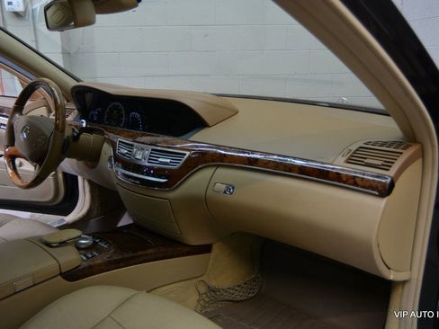 Used 2010 Mercedes-Benz S 550 4MATIC image 12