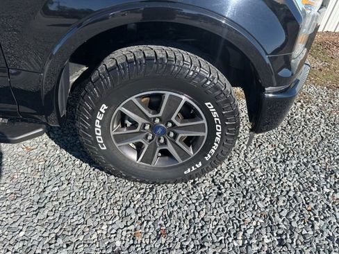 Used 2017 Ford F150 XLT w/ Equipment Group 302A Luxury image 9