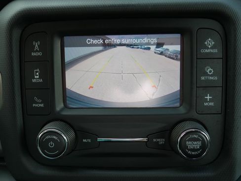 Used 2020 Jeep Wrangler Sport AWD/4WD image 16