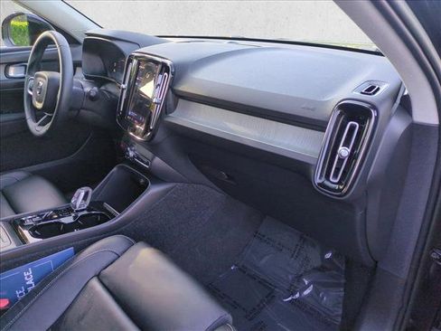 Used 2023 Volvo XC40 B5 Plus w/ Driver Assist Package image 23
