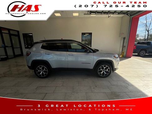 Used 2025 Jeep Compass Limited AWD/4WD image 7