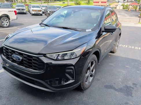 Used 2025 Ford Escape ST-Line FWD image 3