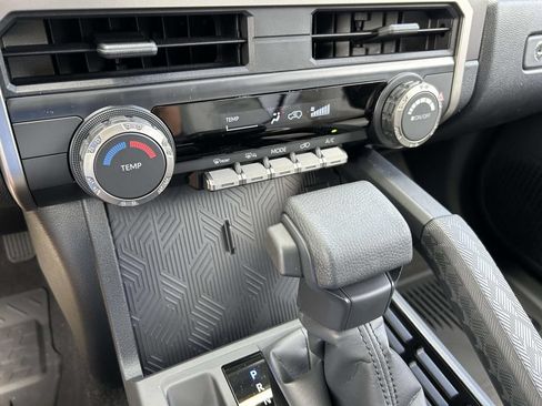 New 2026 Toyota 4Runner SR5 AWD/4WD image 24