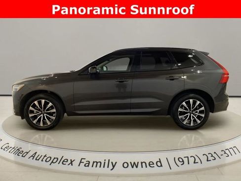 Used 2025 Volvo XC60 B5 Core AWD/4WD image 2