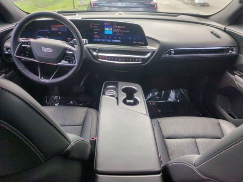 Used 2024 Cadillac Lyriq Luxury image 16