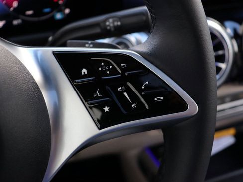 New 2025 Mercedes-Benz GLB 250 image 37