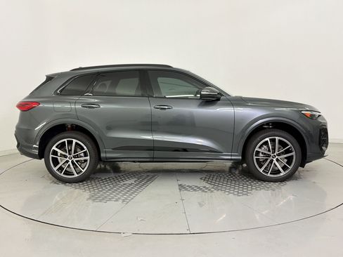 New 2026 Audi Q5 Premium Plus image 8