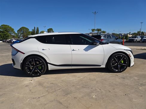 New 2025 Kia EV6 GT image 9