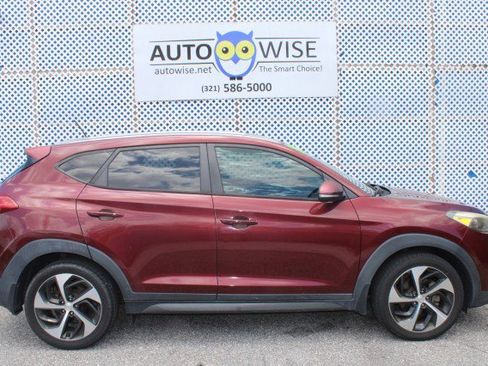 Used 2016 Hyundai Tucson Sport FWD image 2