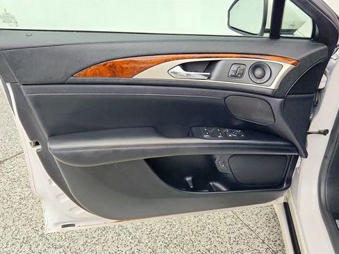 Used 2020 Lincoln MKZ Reserve FWD image 11