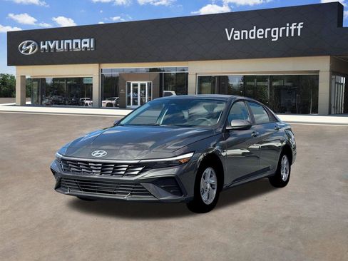 New 2026 Hyundai Elantra SE image 1