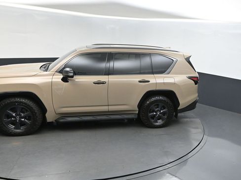 Used 2025 Lexus LX 700h Overtrail image 35