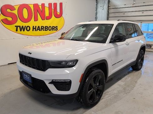 Used 2023 Jeep Grand Cherokee Limited w/ Luxury Tech Group II image 1