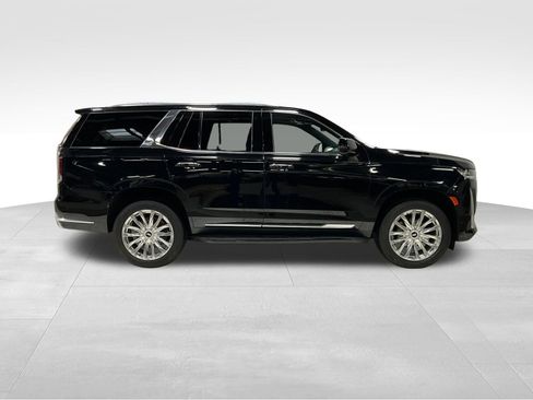 Used 2023 Cadillac Escalade Premium Luxury AWD/4WD image 4