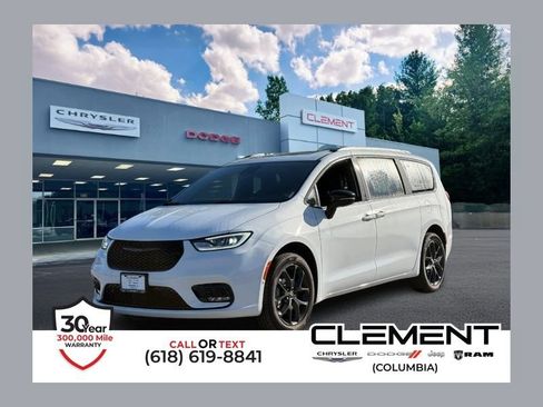 New 2026 Chrysler Pacifica Limited w/ S Appearance Package FWD image 1