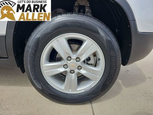 Used 2022 Chevrolet Trax LT w/ Driver Confidence Package AWD/4WD image 32