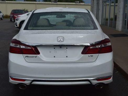 Used 2016 Honda Accord EX-L image 11