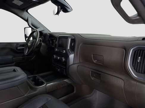 Used 2022 GMC Sierra 3500 Denali w/ Technology Package AWD/4WD image 31