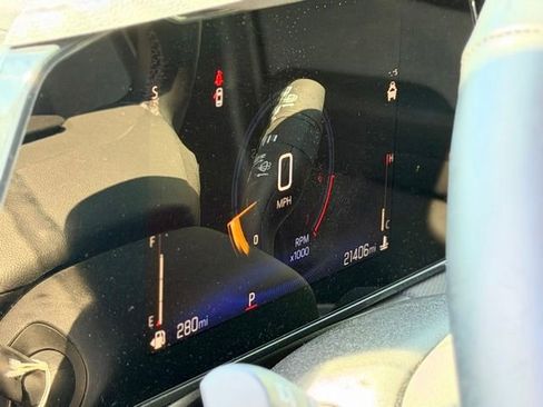 Used 2024 Chevrolet TrailBlazer LT w/ LT Cold Weather Package FWD image 8