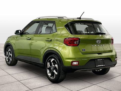Used 2023 Hyundai Venue SEL FWD image 10